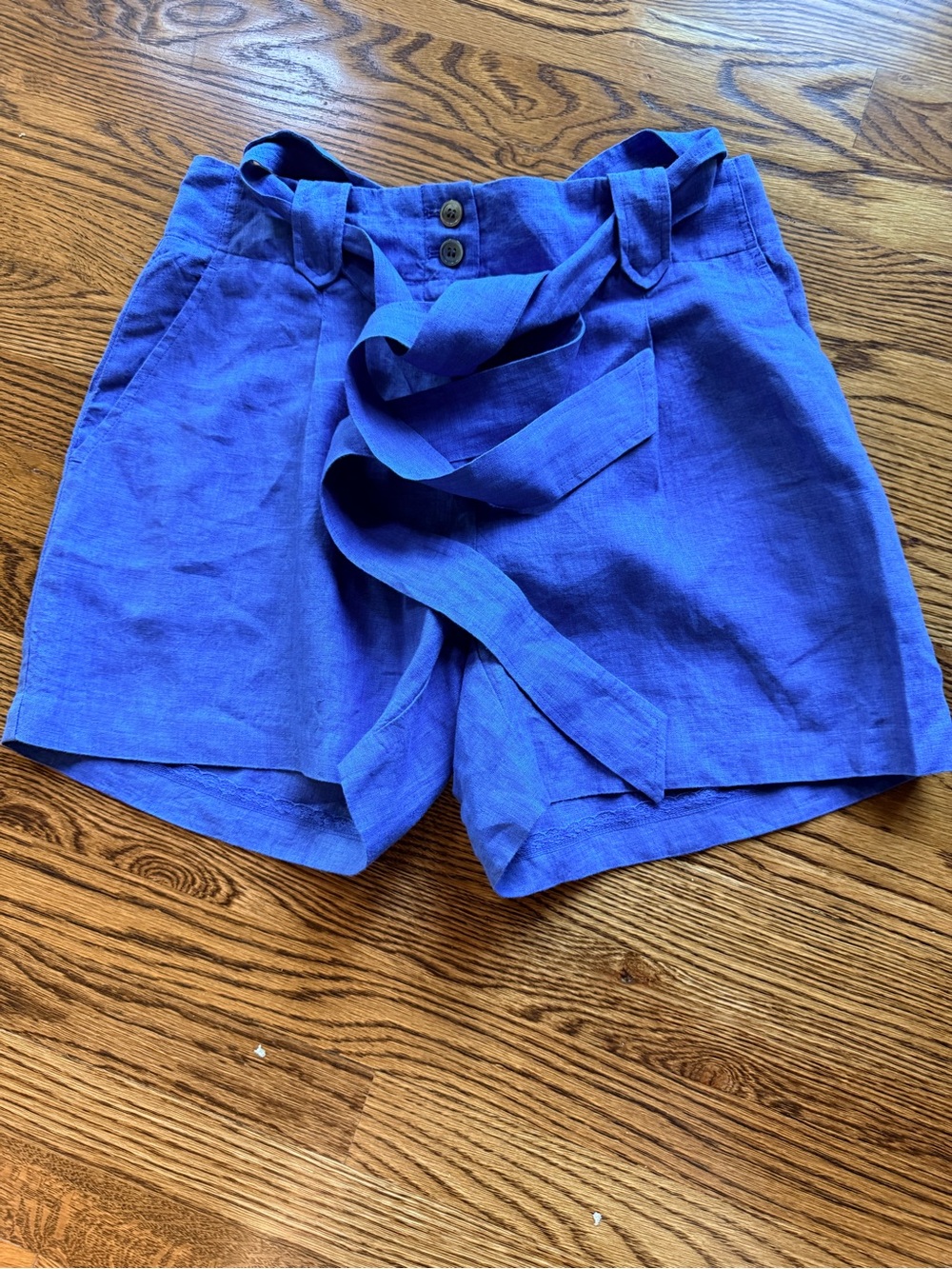 J.McLaughlin Linen shorts. EUC. Size 6.Tie belt. Pockets.Cobalt blue 5” inseam